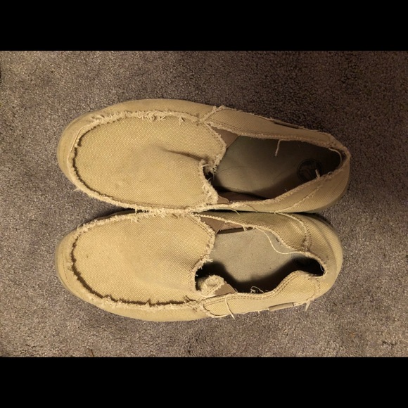 Clothes - Picture 2 of 8